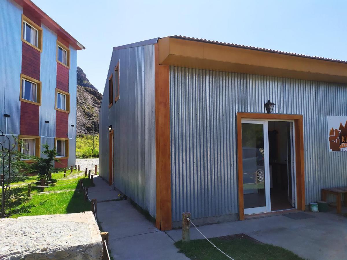 Alma Travelers Hostel El Chalten Kültér fotó